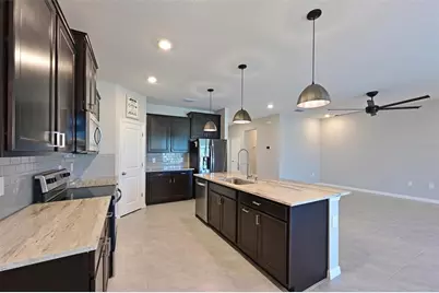 12645 Promenade Estates Boulevard, Sarasota, FL 34238 - Photo 7
