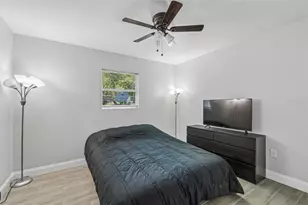 2105 46th Ave Dr W, Bradenton, FL 34207 - Photo 3