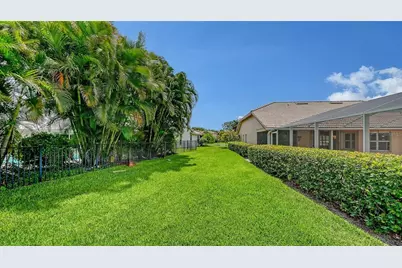 4871 Winterhaven Drive, Sarasota, FL 34233 - Photo 53