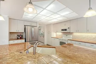 4871 Winterhaven Dr, Sarasota, FL 34233 - Photo 21