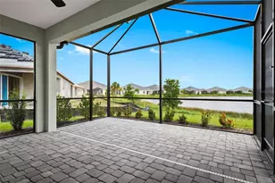 10112 Lake Wales Cir, Sarasota, FL 34241 - Photo 3