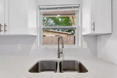 916 Pattison Avenue, Sarasota, FL 34237 - Photo 21