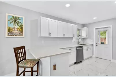 916 Pattison Avenue, Sarasota, FL 34237 - Photo 17