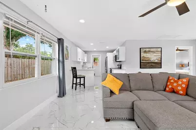 916 Pattison Avenue, Sarasota, FL 34237 - Photo 11