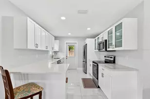 916 Pattison Ave, Sarasota, FL 34237 - Photo 15