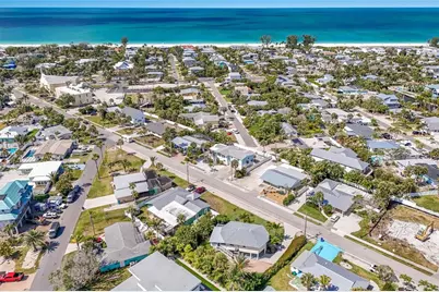 221 85th Street, Holmes Beach, FL 34217 - Photo 35