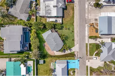 221 85th Street, Holmes Beach, FL 34217 - Photo 1