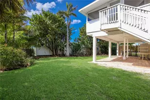 221 85th St, Holmes Beach, FL 34217 - Photo 31