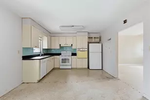 3316 Jolson Dr, Sarasota, FL 34237 - Photo 9