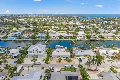 512 67th Street, Holmes Beach, FL 34217 - Photo 5