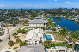 512 67th St, Holmes Beach, FL 34217 - Photo 13