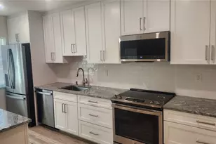 2117 5th St, Sarasota, FL 34237 - Photo 11