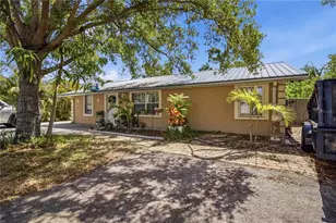 5727 11th St E, Bradenton, FL 34203 - Photo 1