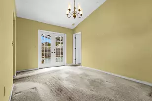 6909 9th Ct E, Sarasota, FL 34243 - Photo 11