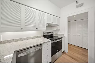 1221 N Palm Avenue #202, Sarasota, FL 34236 - Photo 9