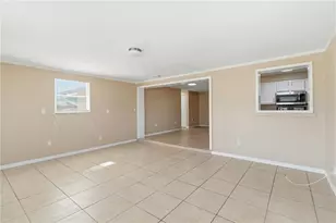 3170 Eden Mills Dr, Sarasota, FL 34237 - Photo 11