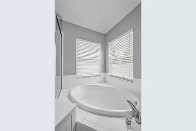 7601 Merchantville Circle, Zephyrhills, FL 33540 - Photo 29