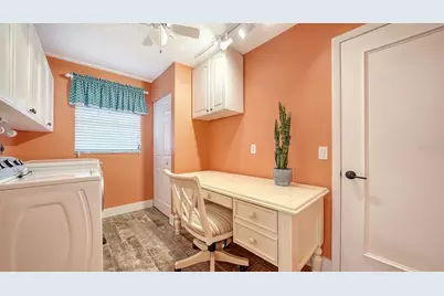 2291 Pine View Circle, Sarasota, FL 34231 - Photo 15