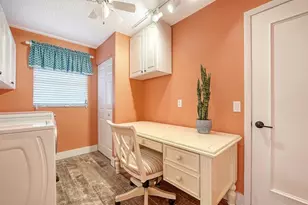 2291 Pine View Cir, Sarasota, FL 34231 - Photo 15