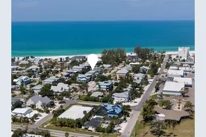 117 51st Street, Holmes Beach, FL 34217 - Photo 3