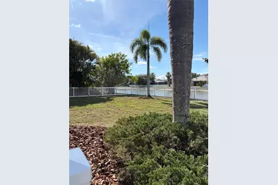 7779 Arolla Pine Boulevard, Sarasota, FL 34240 - Photo 3