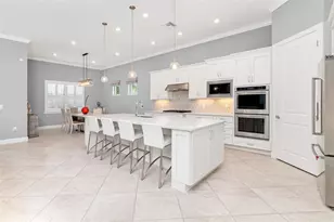 825 Seascape Pl, Sarasota, FL 34240 - Photo 27