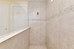 825 Seascape Pl, Sarasota, FL 34240 - Photo 55