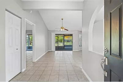 7807 38th Court E, Sarasota, FL 34243 - Photo 3