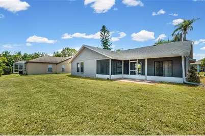 7807 38th Court E, Sarasota, FL 34243 - Photo 47