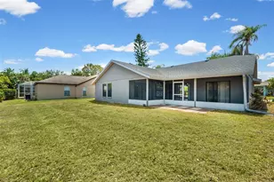7807 38th Ct E, Sarasota, FL 34243 - Photo 47