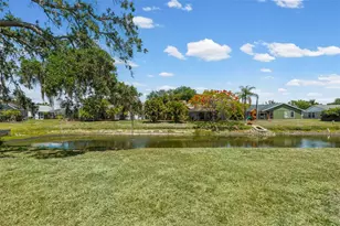 7807 38th Ct E, Sarasota, FL 34243 - Photo 43