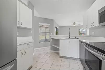 7807 38th Court E, Sarasota, FL 34243 - Photo 23