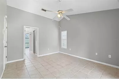 7807 38th Court E, Sarasota, FL 34243 - Photo 13