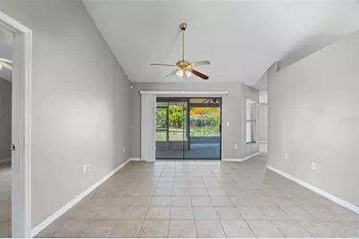 7807 38th Court E, Sarasota, FL 34243 - Photo 7