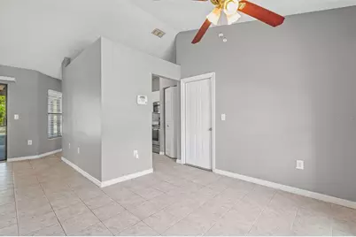7807 38th Court E, Sarasota, FL 34243 - Photo 19
