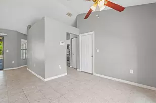 7807 38th Ct E, Sarasota, FL 34243 - Photo 19