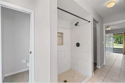 7807 38th Court E, Sarasota, FL 34243 - Photo 17