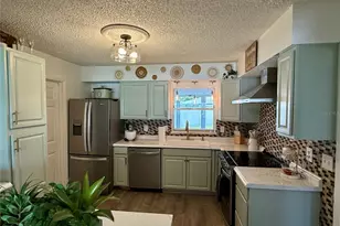 3607 Cambridge Dr W, Bradenton, FL 34205 - Photo 7
