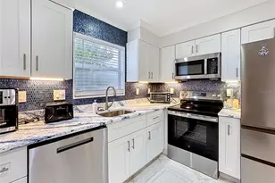 120 52nd St, Holmes Beach, FL 34217 - Photo 5