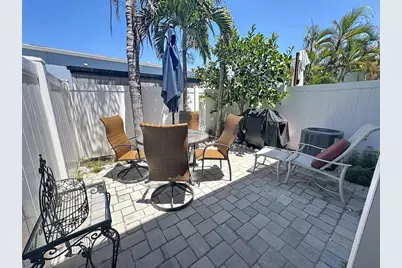 120 52nd Street, Holmes Beach, FL 34217 - Photo 9