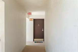 2746 Orchid Oaks Dr, Sarasota, FL 34239 - Photo 51