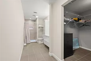 2746 Orchid Oaks Dr, Sarasota, FL 34239 - Photo 15
