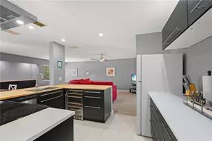2746 Orchid Oaks Dr, Sarasota, FL 34239 - Photo 11