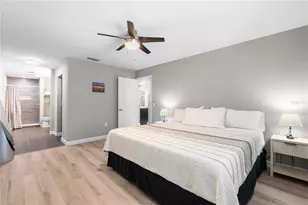 2746 Orchid Oaks Dr, Sarasota, FL 34239 - Photo 13