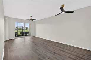 915 Fairwaycove Ln, Bradenton, FL 34212 - Photo 9
