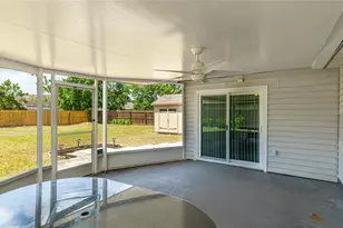 2237 Lockwood Meadows Cir, Sarasota, FL 34234 - Photo 23