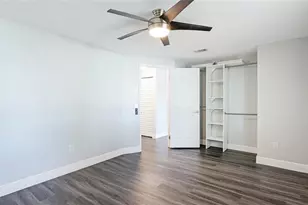 2237 Lockwood Meadows Cir, Sarasota, FL 34234 - Photo 17