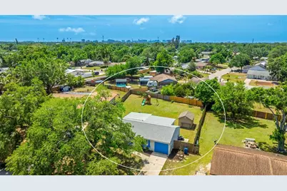 2237 Lockwood Meadows Circle, Sarasota, FL 34234 - Photo 5