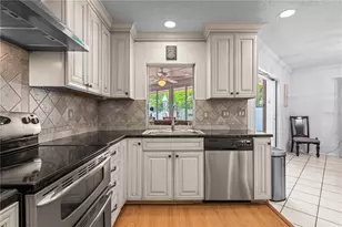 4233 Boswell Pl, Sarasota, FL 34241 - Photo 17