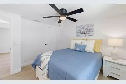 4760 Seville Drive, Sarasota, FL 34235 - Photo 13